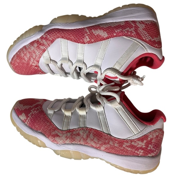 Women's Air Jordan 11 Retro Low, size 9.5 - Picture 14 of 15